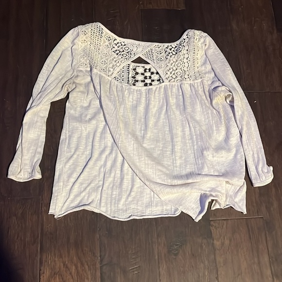 AE S/P lace detail too - Picture 3 of 3